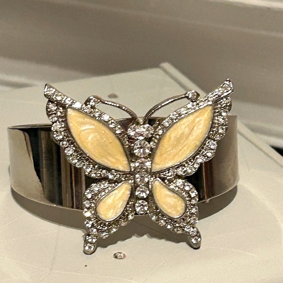 🦋 Vintage Stylish 90s Butterfly Silver and Clear Pave Crystal Cuff Bracelet 🦋✨ - Picture 4 of 11